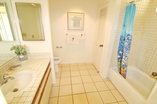 Building Photo - GRAND CHAMPIONS CONDO 2 bed/2bath Furnished -$3700-1 Year Minimum Term