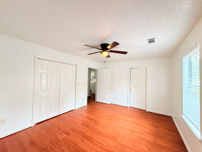 Building Photo - 8837 Freedom Way