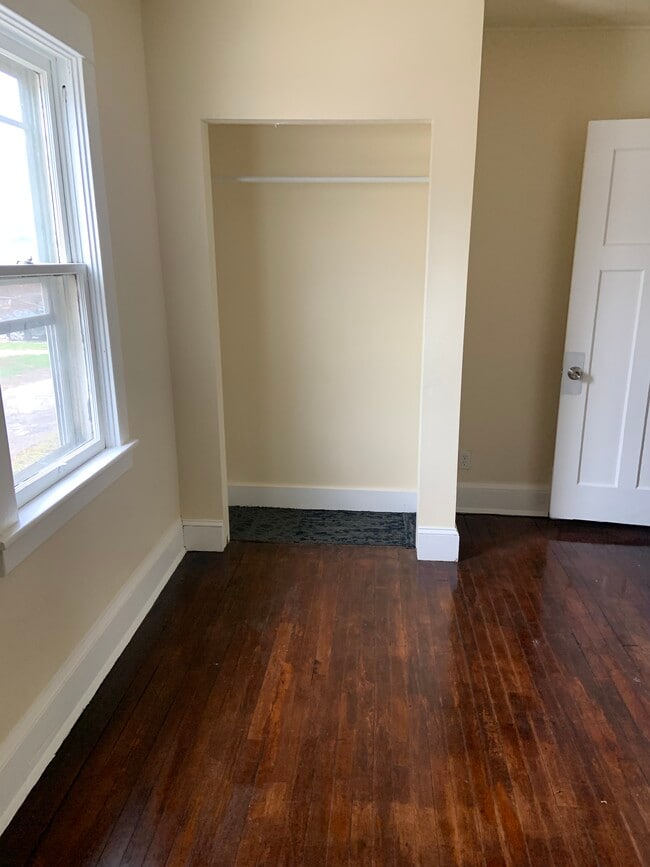 Building Photo - 1659 S 58th St