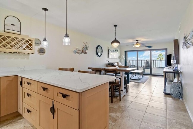 Building Photo - 1500 Park Beach Cir