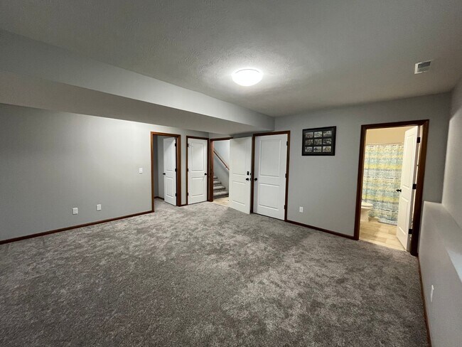 Building Photo - 7825 Yankee Woods Dr