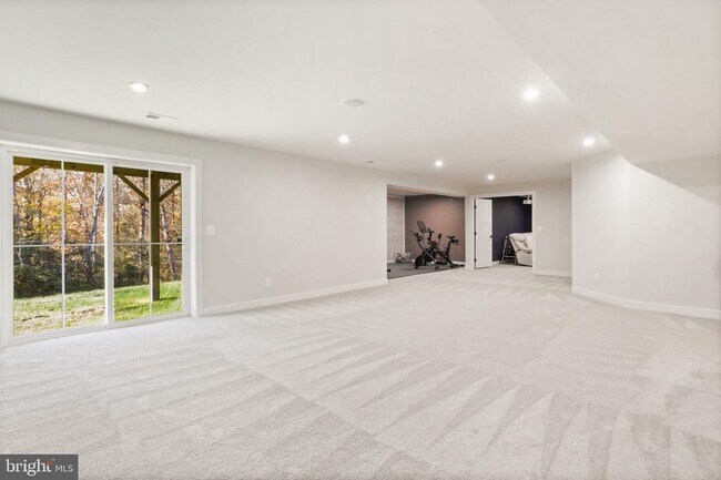 Building Photo - 212 Southern View Dr