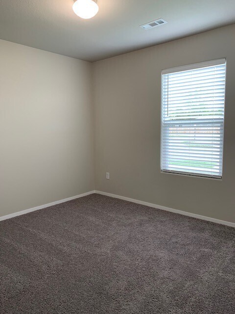 Building Photo - 5002 W Claxton Cir