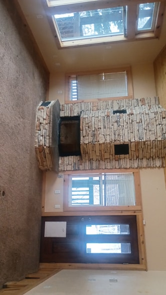 Building Photo - 147 Sunrise Ln