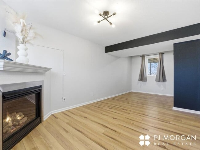 Building Photo - Relax by the fire in this beautiful rental home!