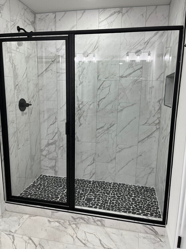 Building Photo - 3201 SW Lovely Ln