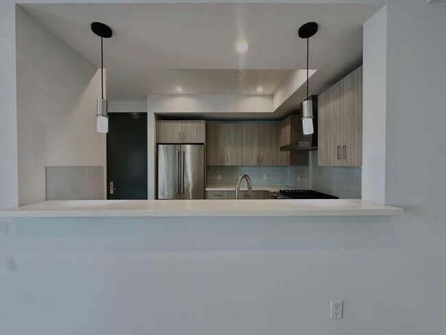 Building Photo - 5953 Saturn St