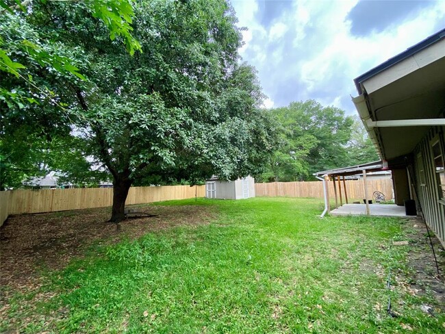 Building Photo - 260 Bradford Dr