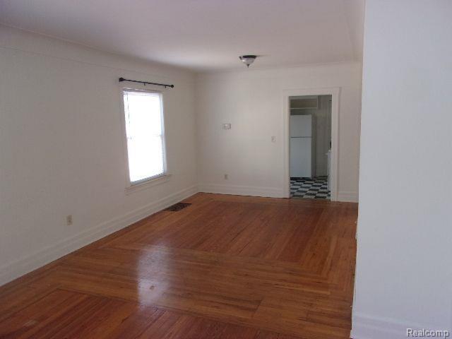 Building Photo - 501 W Lincoln Ave