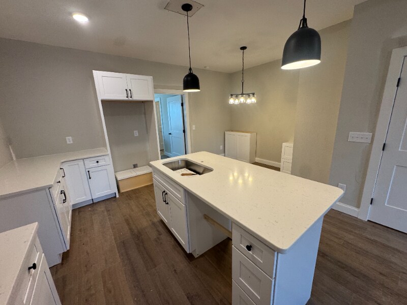 Building Photo - 267 W Spring St