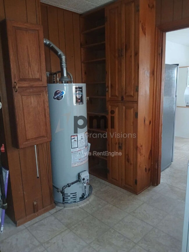 Building Photo - 1404 S 6th St