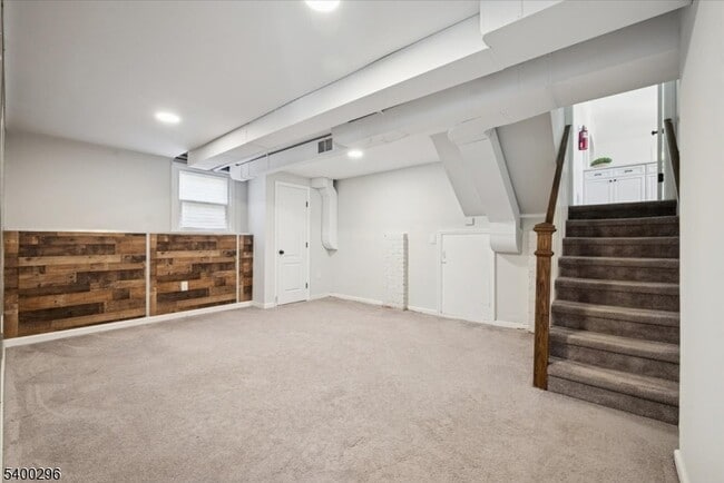 Building Photo - 272 Mt Kemble Ave