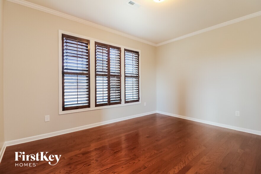 Building Photo - 69 Plum Ln