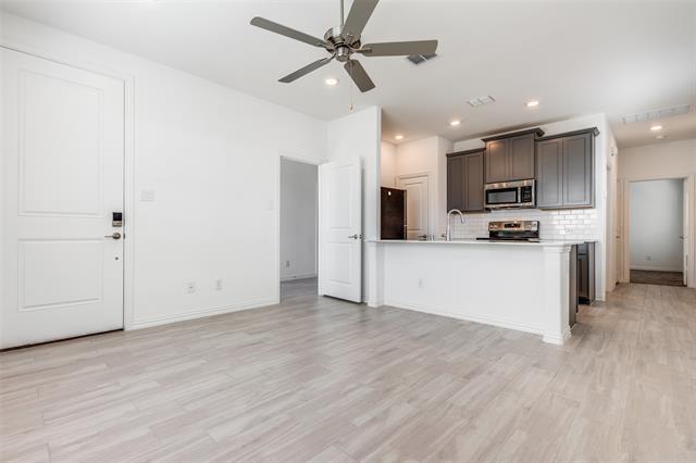 Building Photo - 8129 Lindheimer Ln