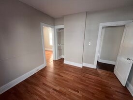 Building Photo - 1434 Woodland Dr