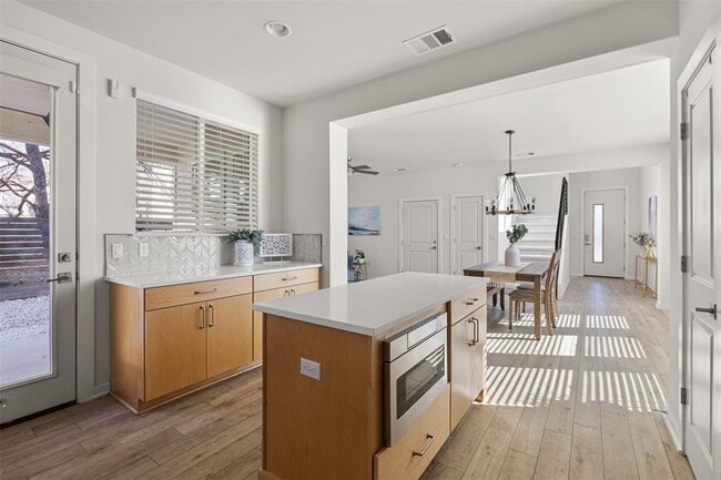 Building Photo - 1716 Adina St