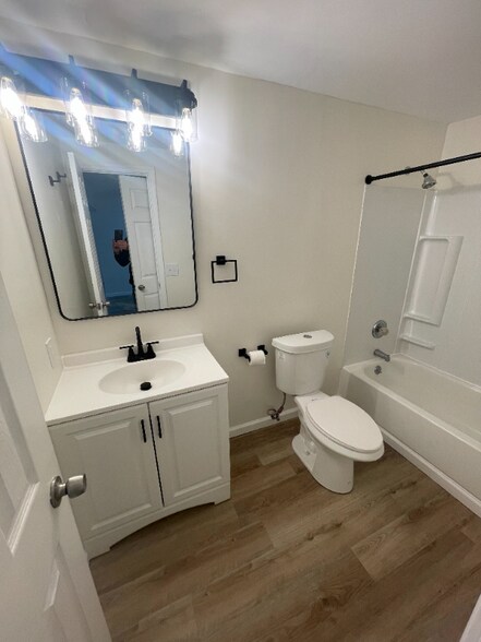 Building Photo - 1206 Spring St