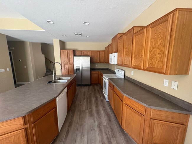 Building Photo - 2245 E Detroit St