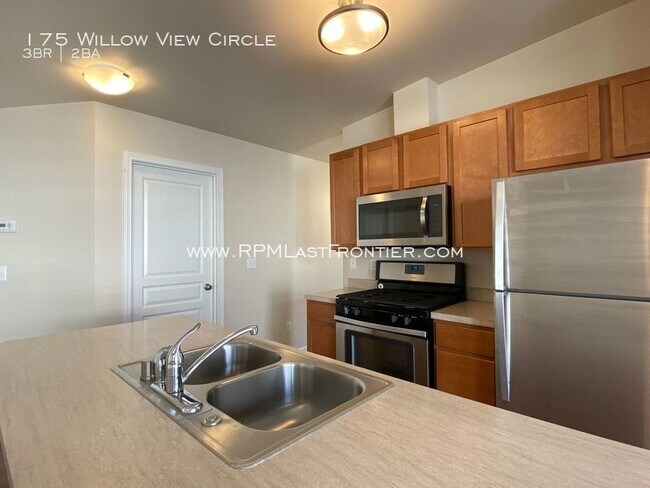Building Photo - 175 Willow View Cir
