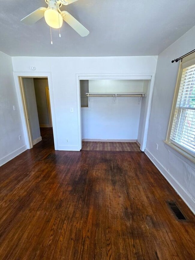 Building Photo - 3 Bed, 1 Bath Home in NW OKC Close to Plaza District
