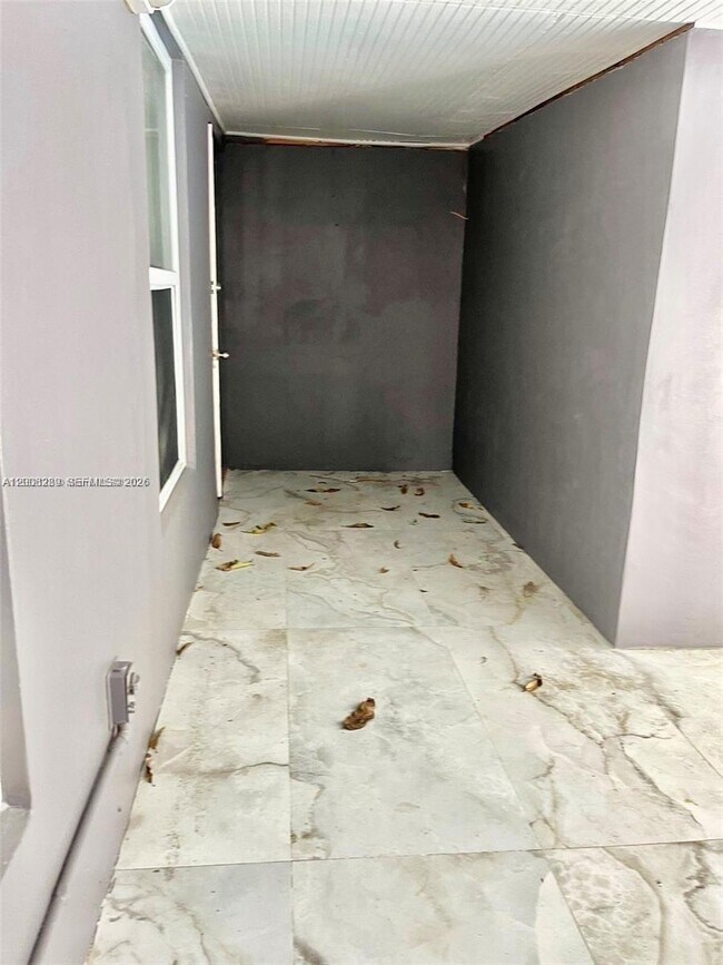 Building Photo - 1649 NE 8th Ave