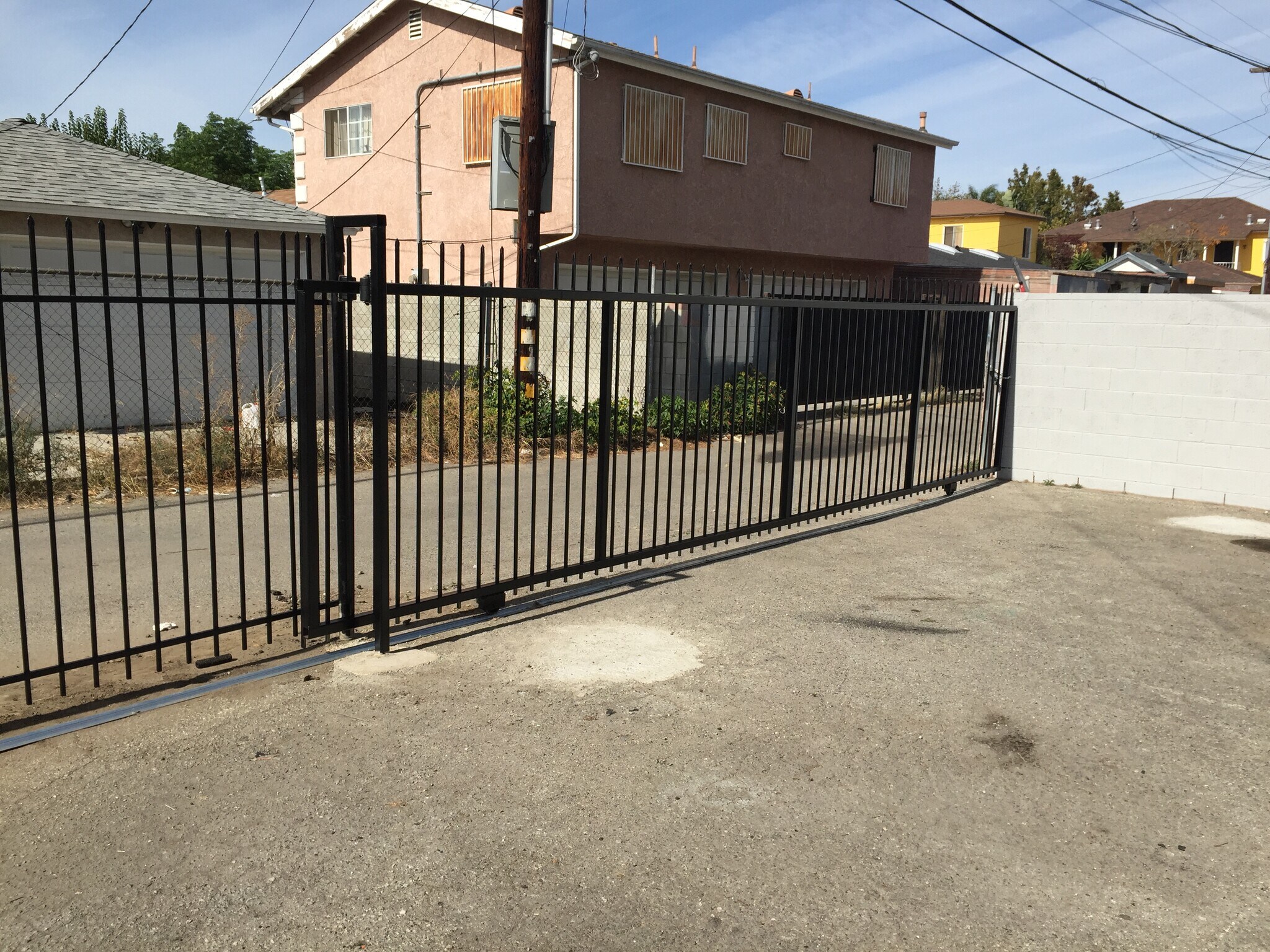 Building Photo - 2123 Alsace Ave