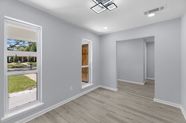 Building Photo - 11402 Ash Creek Dr