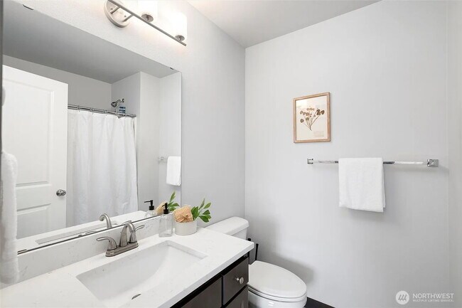 Building Photo - Modern 2-Bed, 2.5-Bath in Prime Location -...