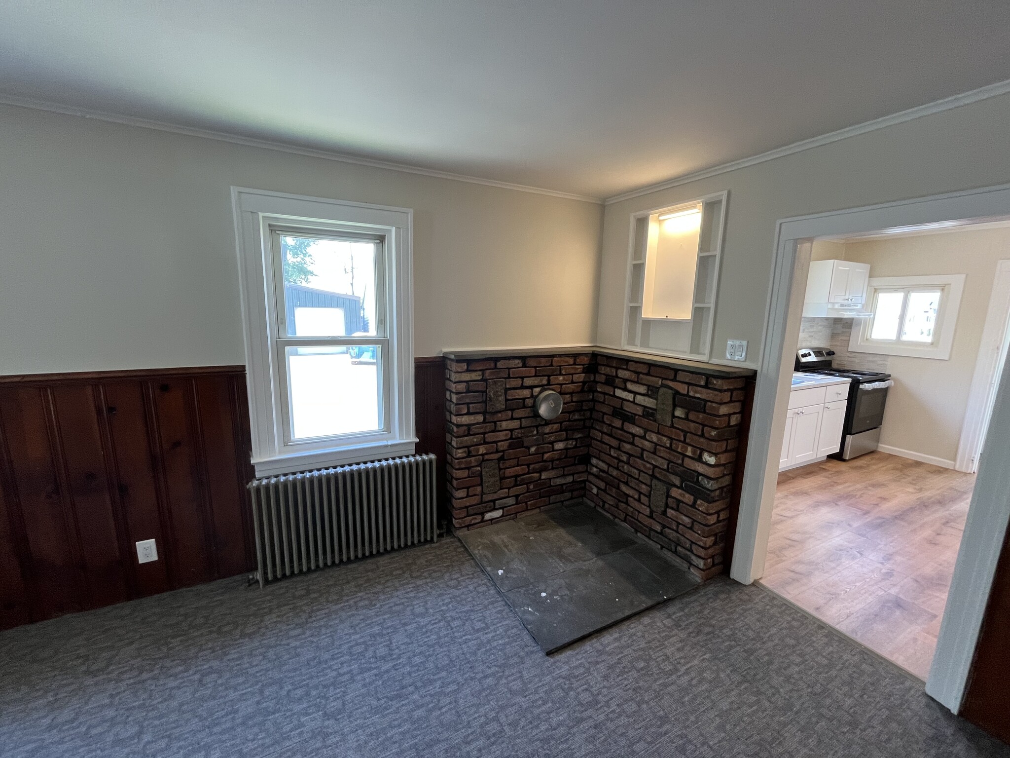 Building Photo - 53 Montauk St