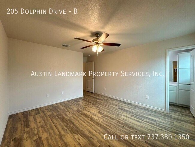 Building Photo - 205 Dolphin Dr