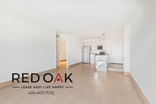 Building Photo - Stunning One Bedroom with Central Heat and...