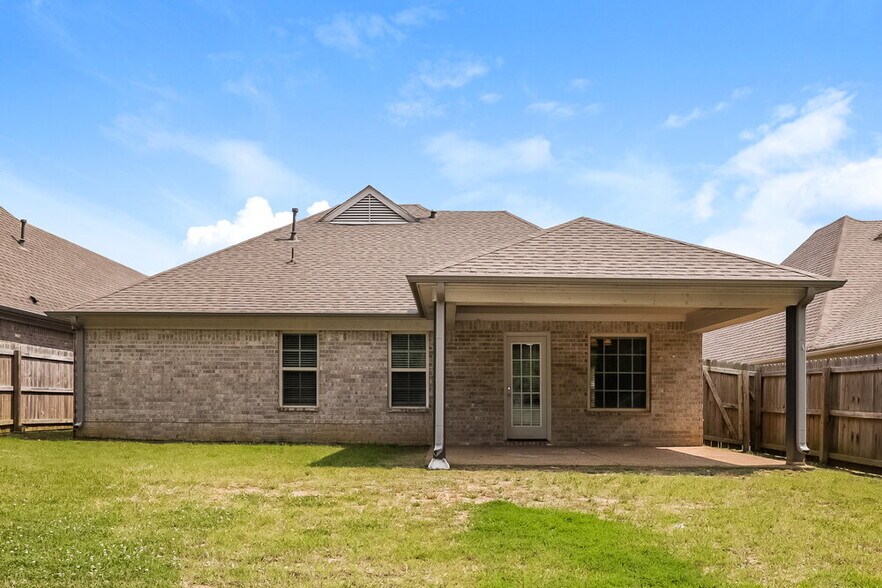 Building Photo - 1451 Switzer Dr