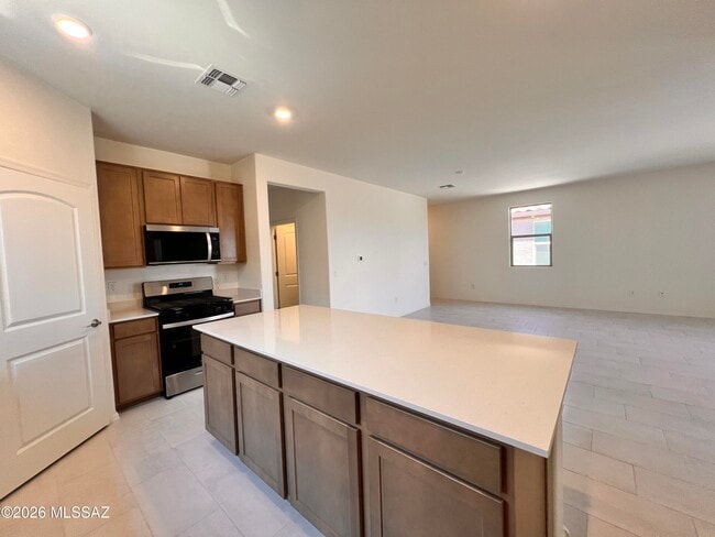 Building Photo - 10004 E Lebaron Dr