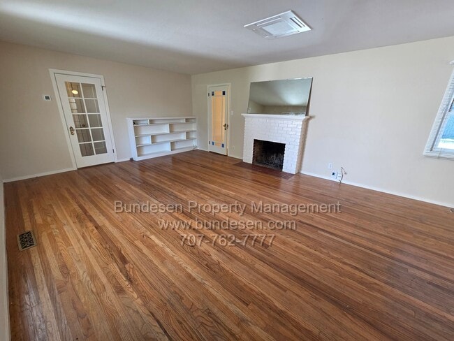 Building Photo - Charming home near Montgomery Village~  2bd/1ba, plus large bonus room~ 1397 sq ft home
