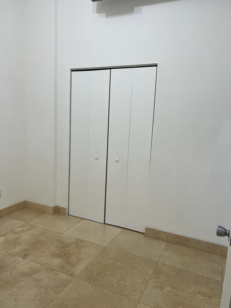 Den Closet - 3029 NE 188th St
