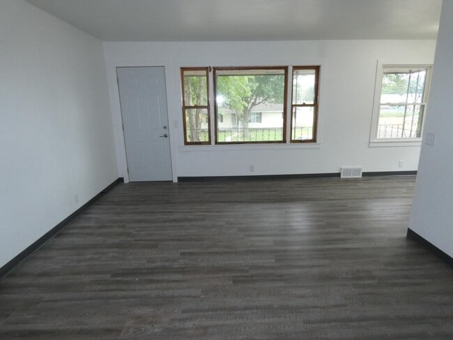 Building Photo - 508 N 4th St