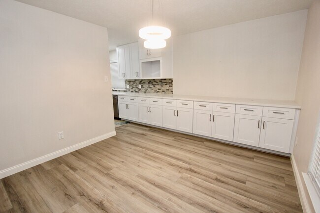 Building Photo - 3015 Green Fields Dr