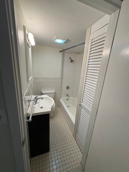 Building Photo - 3 Lewis Mall