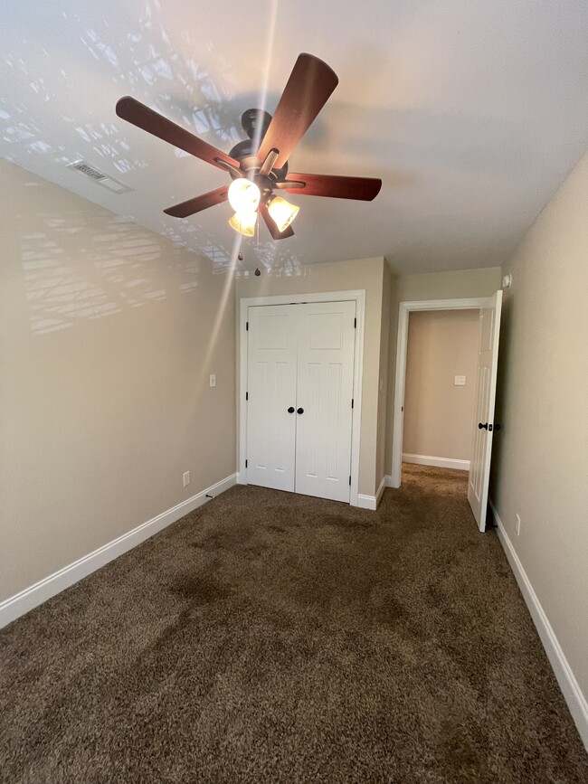Building Photo - 219 Capstone Dr