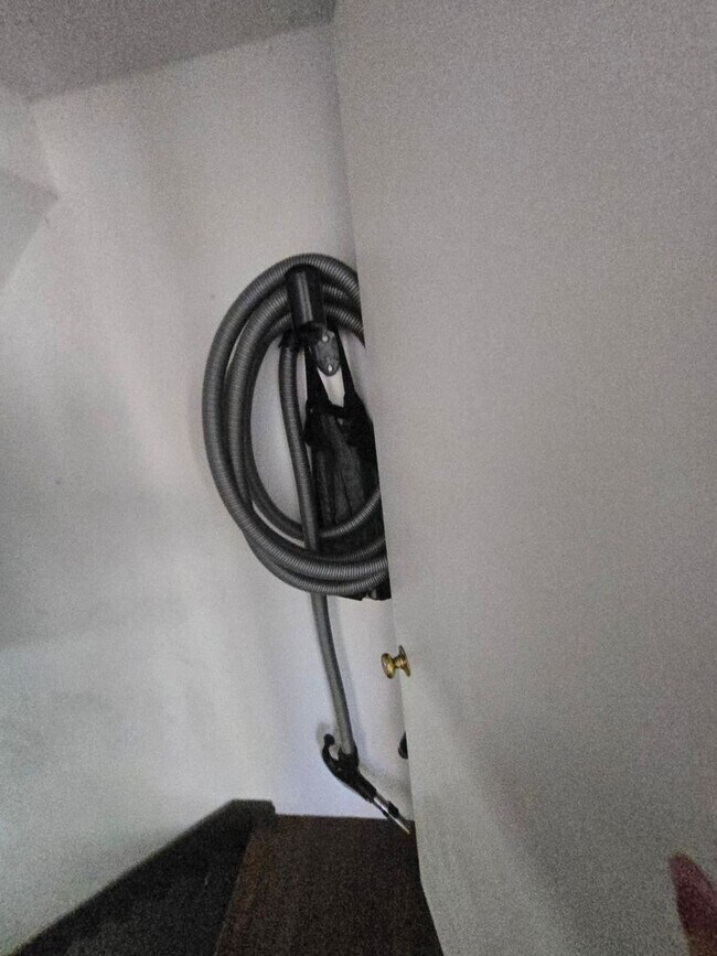 Building Photo - Spacious 3-Bedroom Condo in Gated Community – Modern Comfort & Convenience!