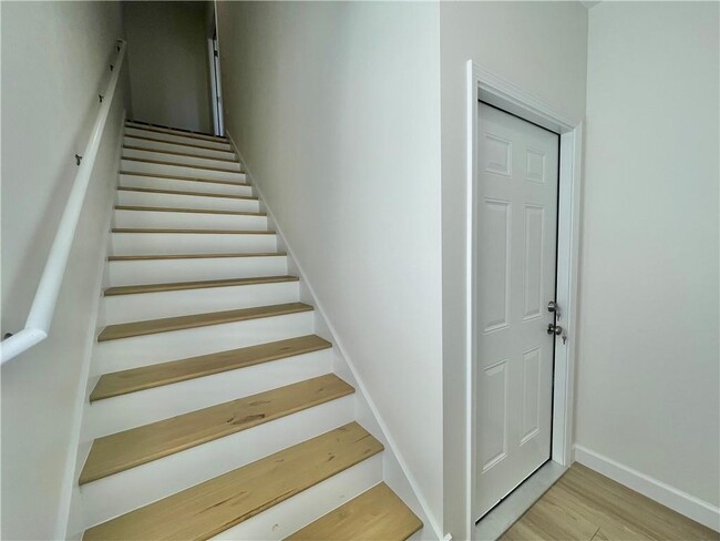 Building Photo - 506 Park St