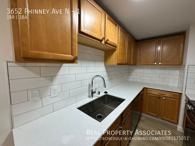 Primary Photo - 3652 Phinney Ave N