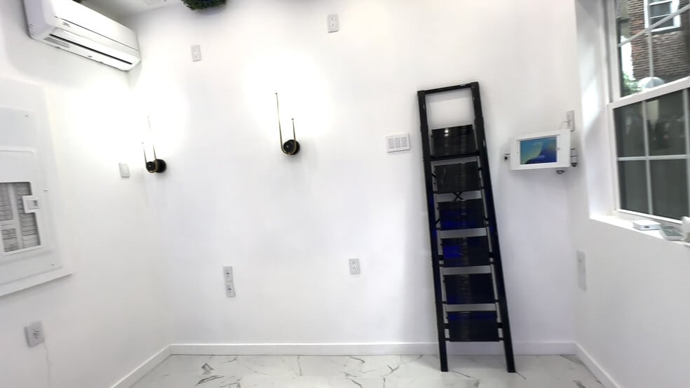 Building Photo - 196 Danforth Ave