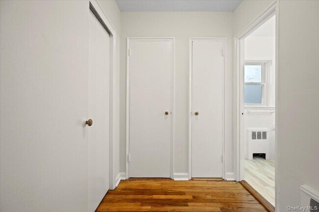 Building Photo - 437 Pelham Rd