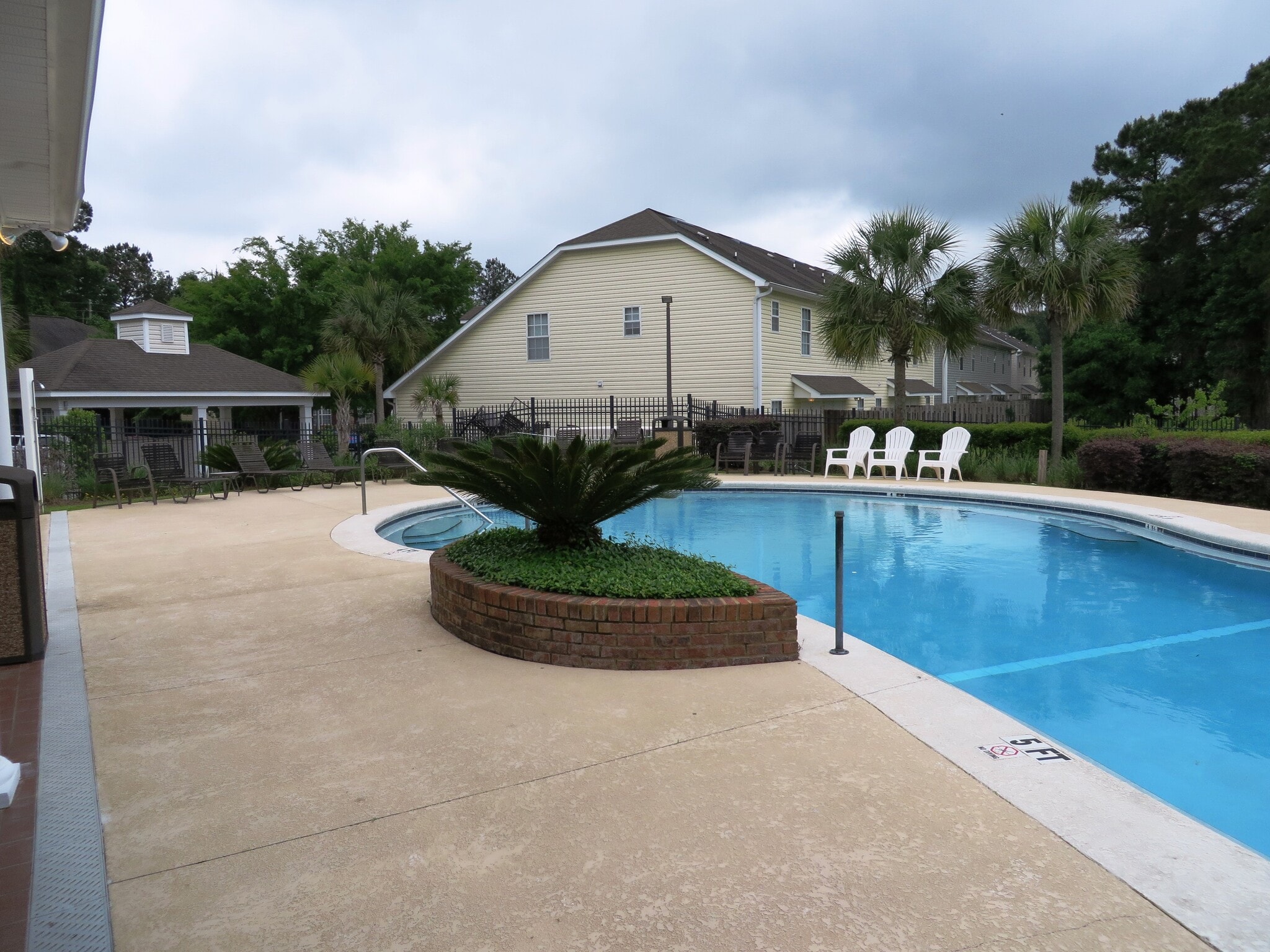 Building Photo - 4434 Gearhart Rd