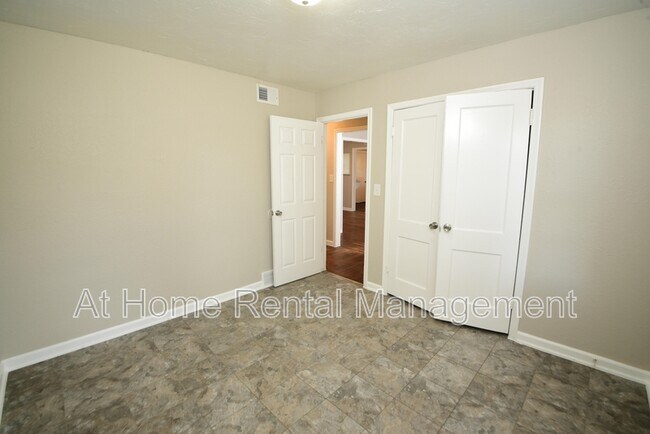 Building Photo - 6268 E Latimer St