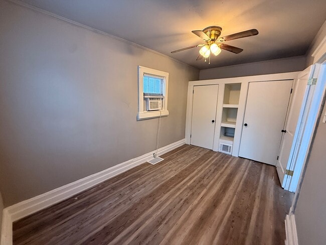 Building Photo - 6 W 30th St