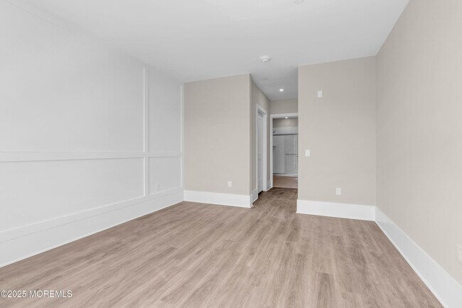 Building Photo - 218 3rd Ave