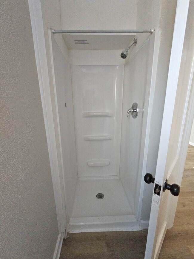 Building Photo - 930 3rd St