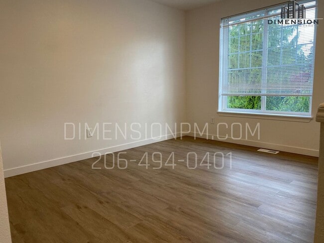 Building Photo - Stylish 4 Bedroom, 2 Bathroom Home with Great Layout